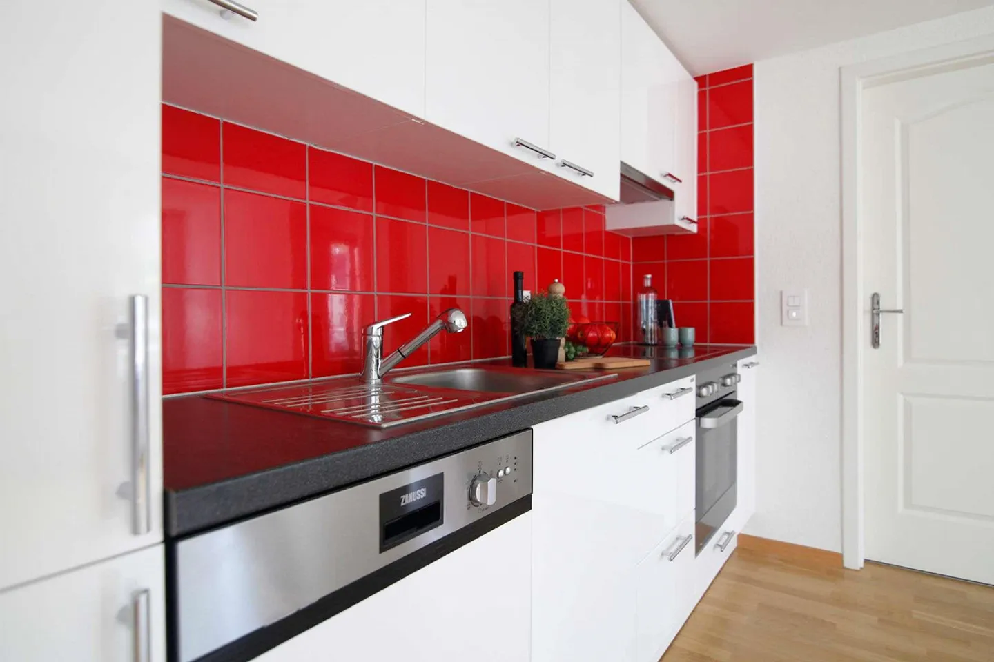 Residential and commercial building near the old town of St. Gallen - Photo 2 of 5