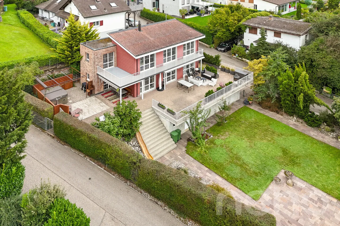 Stylish home with a view, garden idyll, and plenty of light - Photo 1 of 9