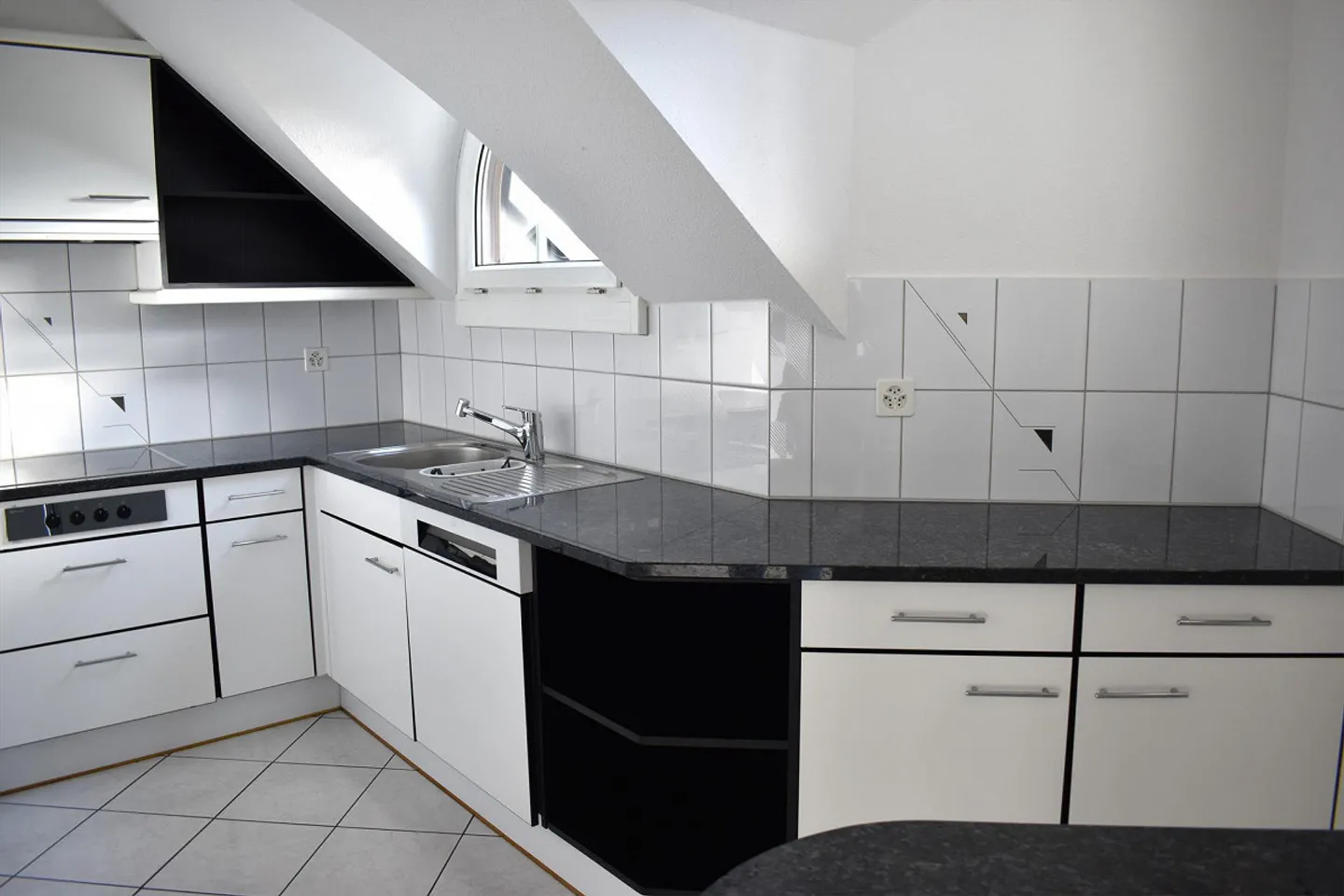 1 Monat mietfrei! Grosszügige 4.5 Maisonette-Dachwohnung - Foto 2 von 13