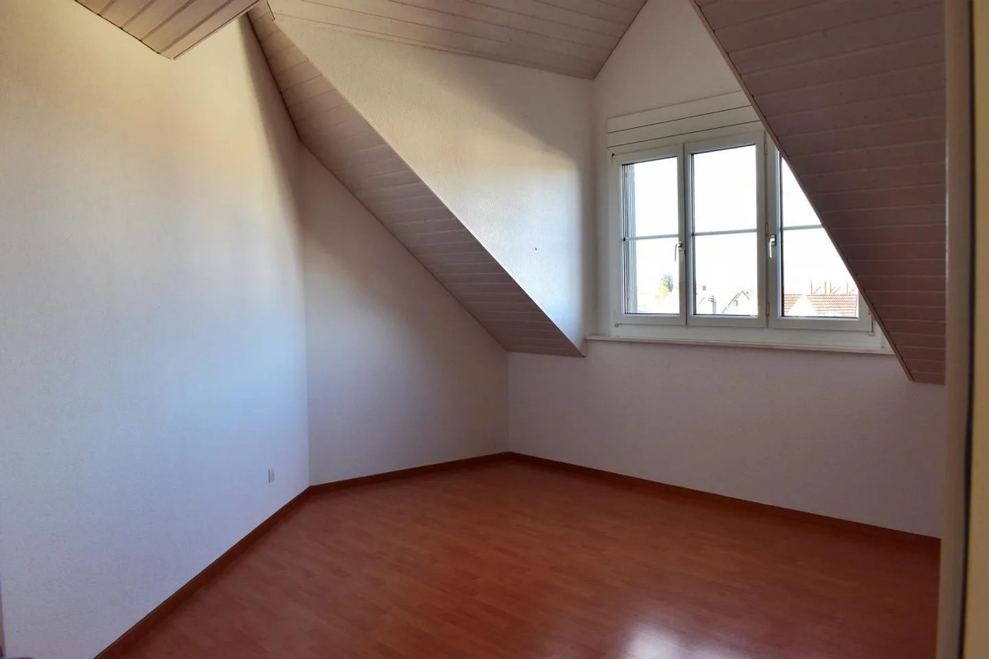 1 Monat mietfrei! Grosszügige 4.5 Maisonette-Dachwohnung - Foto 7 von 13