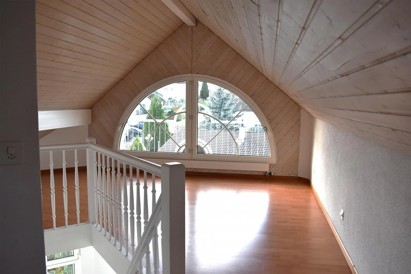 1 Monat mietfrei! Grosszügige 4.5 Maisonette-Dachwohnung - Foto 9 von 13