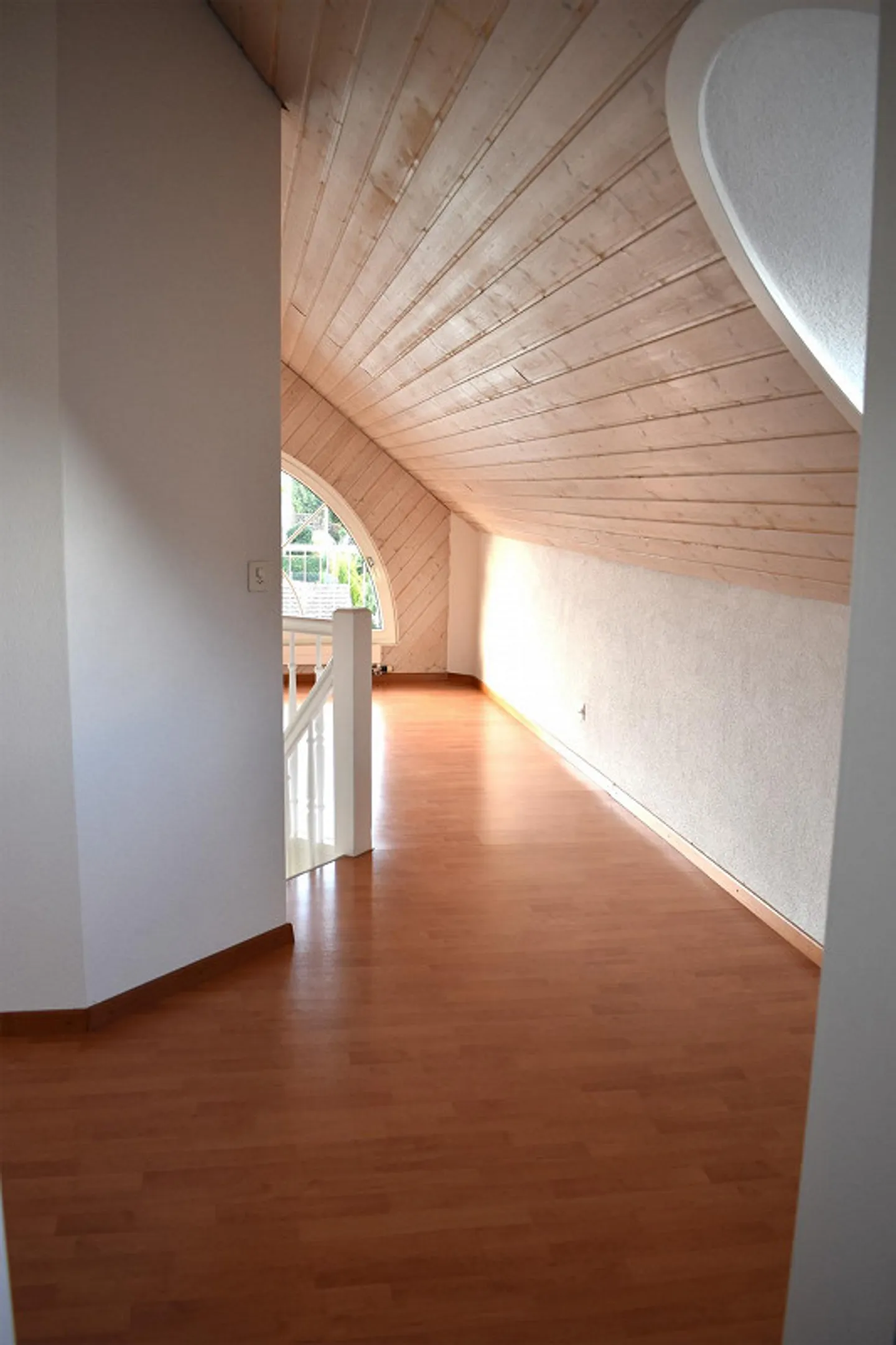 1 Monat mietfrei! Grosszügige 4.5 Maisonette-Dachwohnung - Foto 10 von 13