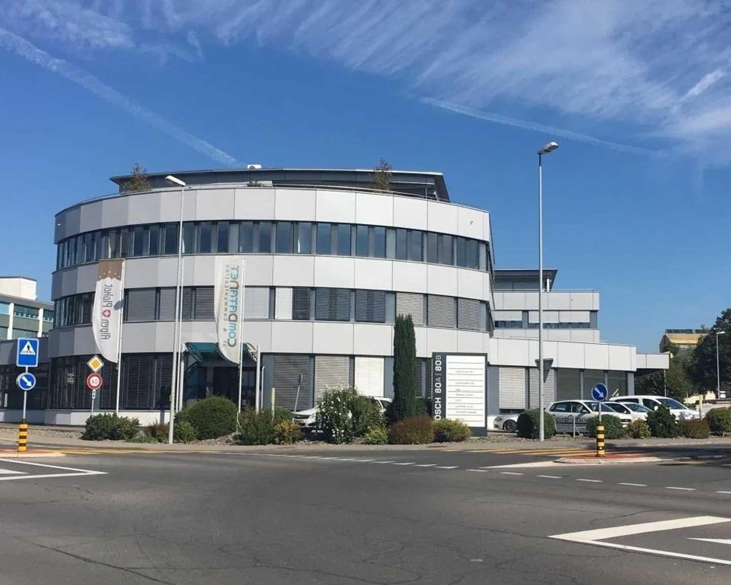 Espace de bureau/commercial pratique à louer - Bösch 80A, Hünenberg - Photo 1 sur 1