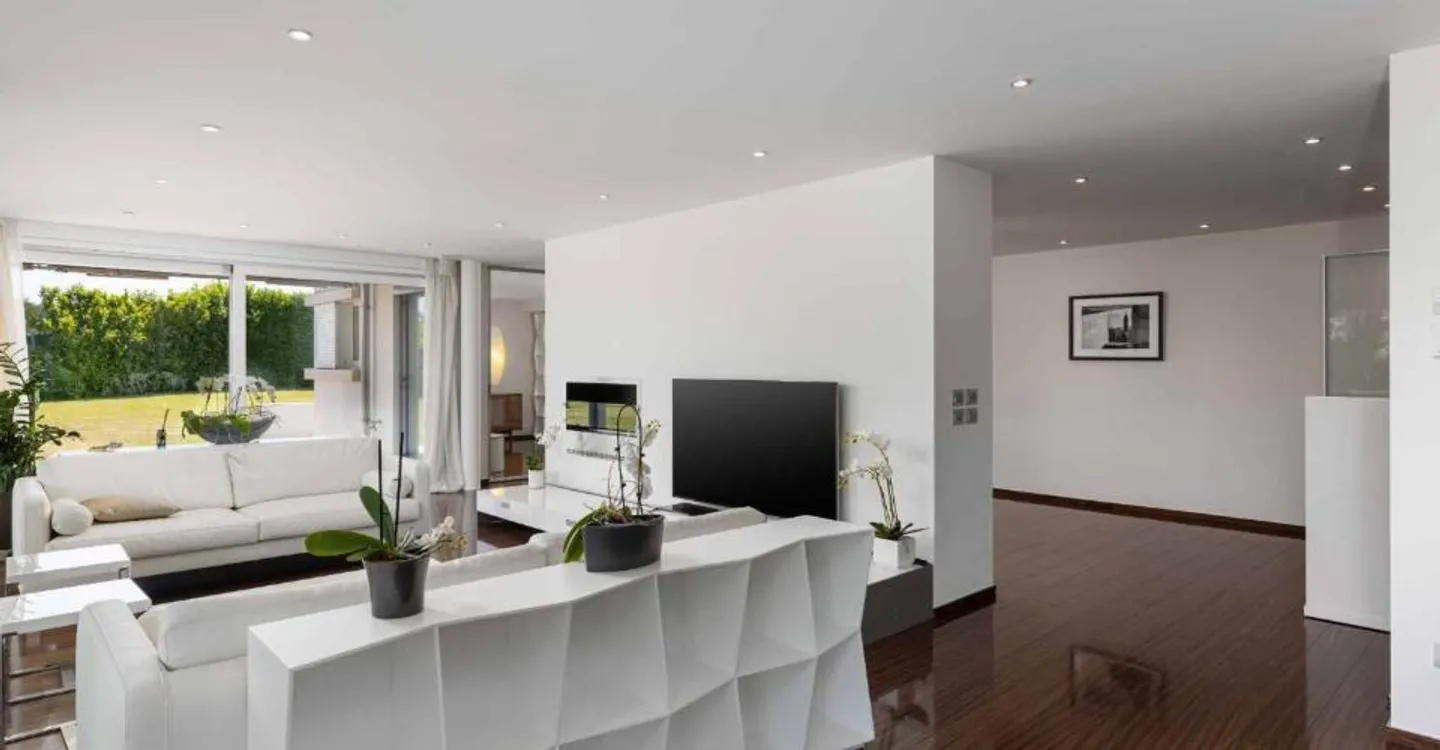 Magnificent private hotel with high-end amenities - Photo 2 of 12