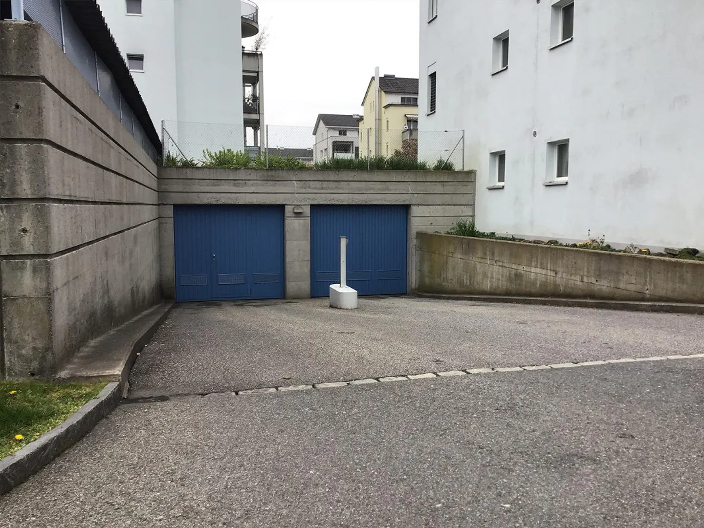 Parking space for rent - Photo 4 of 4