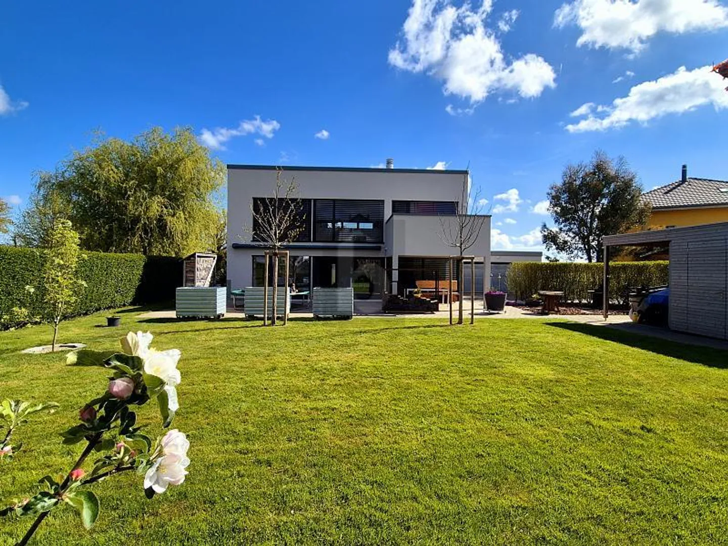 CHARMANT AVEC VUE - Photo 1 sur 6