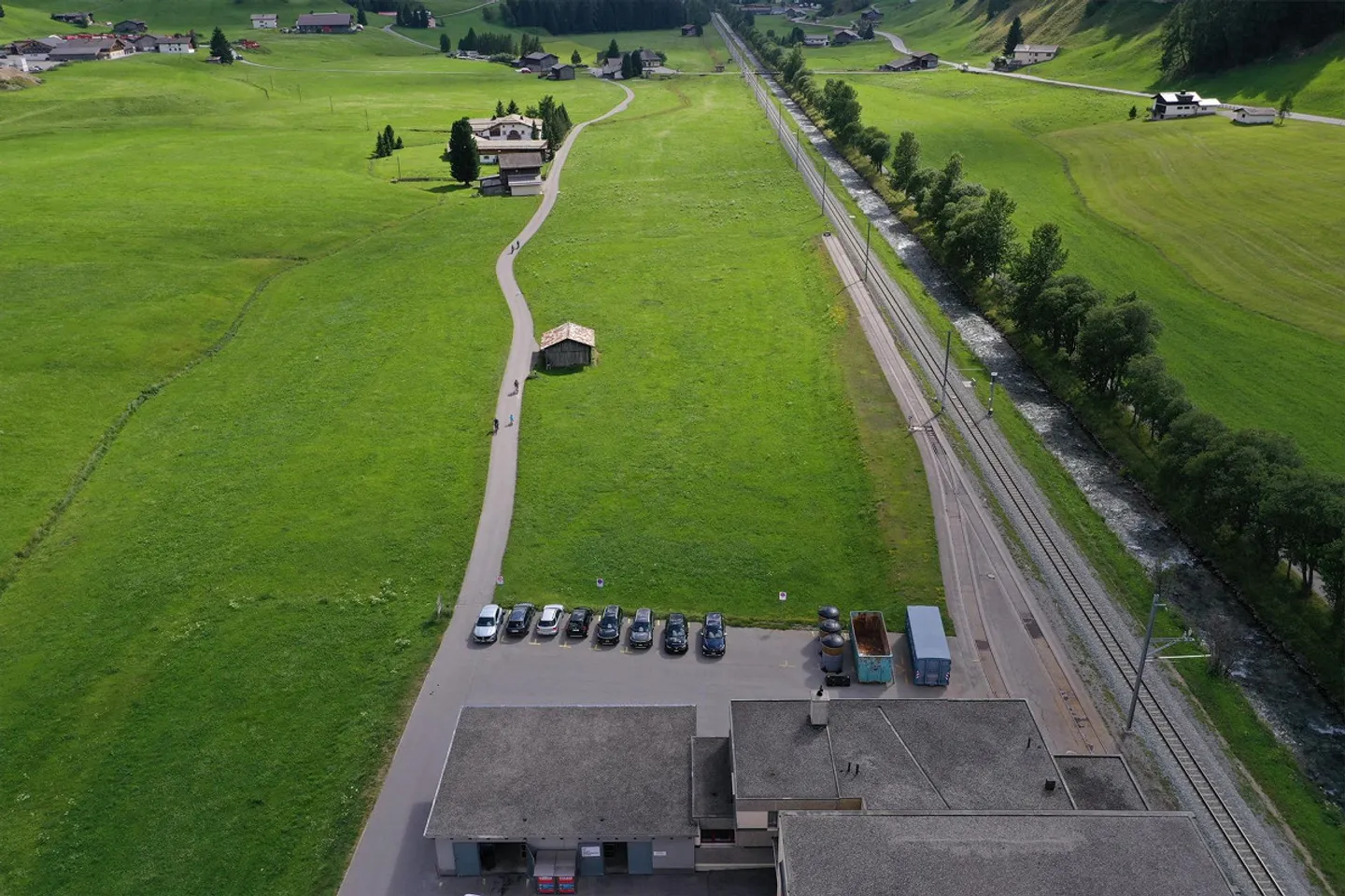 Unbuilt commercial plot with development potential - Photo 5 of 5