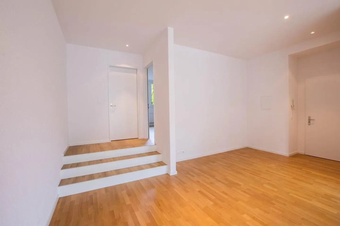 Bellissimo appartamento di 2,5 stanze con terrazza in affitto - Foto 3 di 8