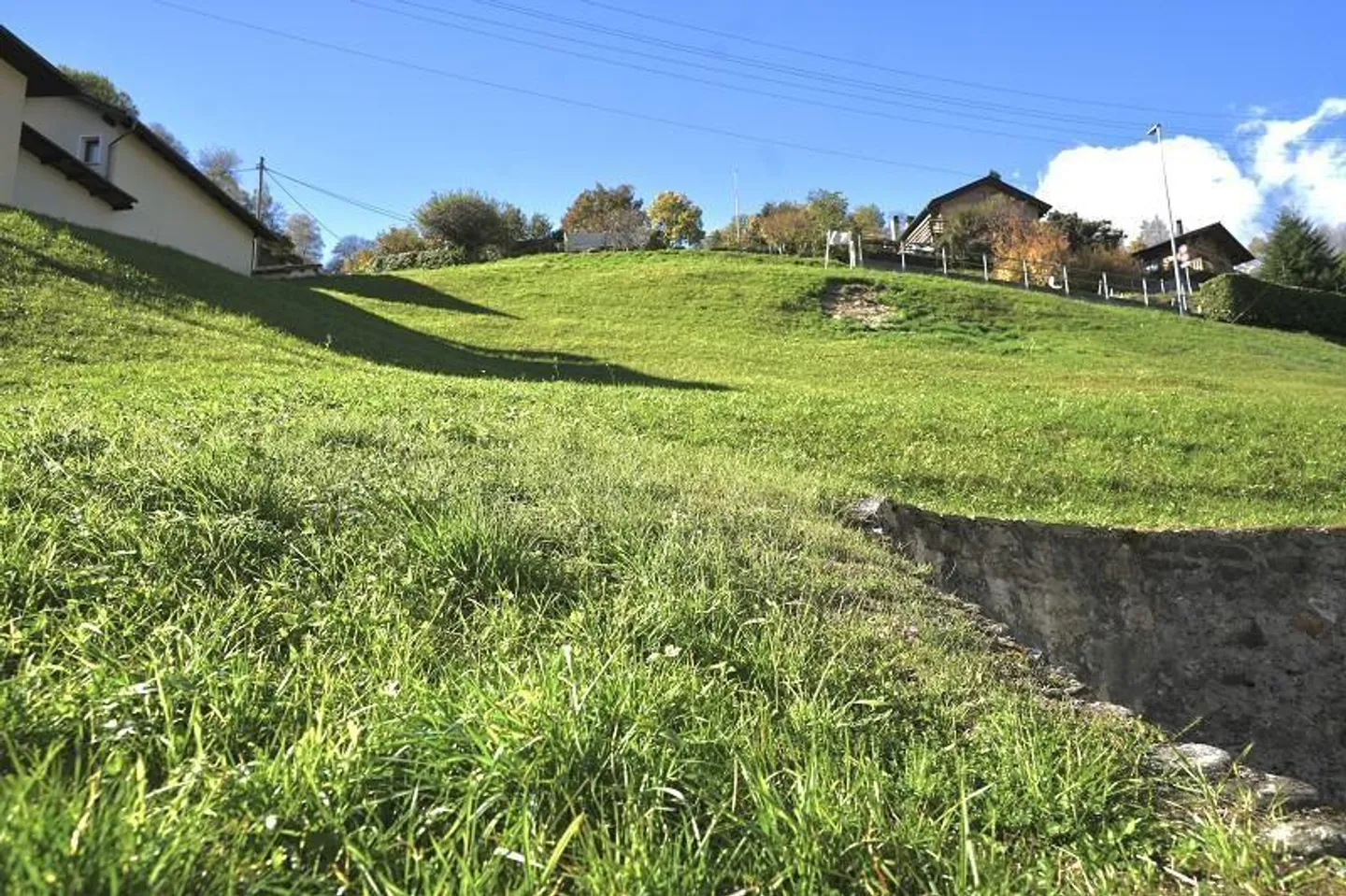 Terrain à bâtir R3 de 786 m2 dans un endroit très calme et ensoleillé avec vue... - Photo 1 sur 13