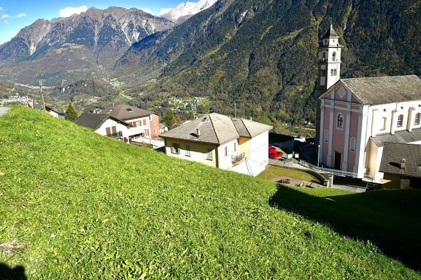 Terrain à bâtir R3 de 786 m2 dans un endroit très calme et ensoleillé avec vue... - Photo 4 sur 13
