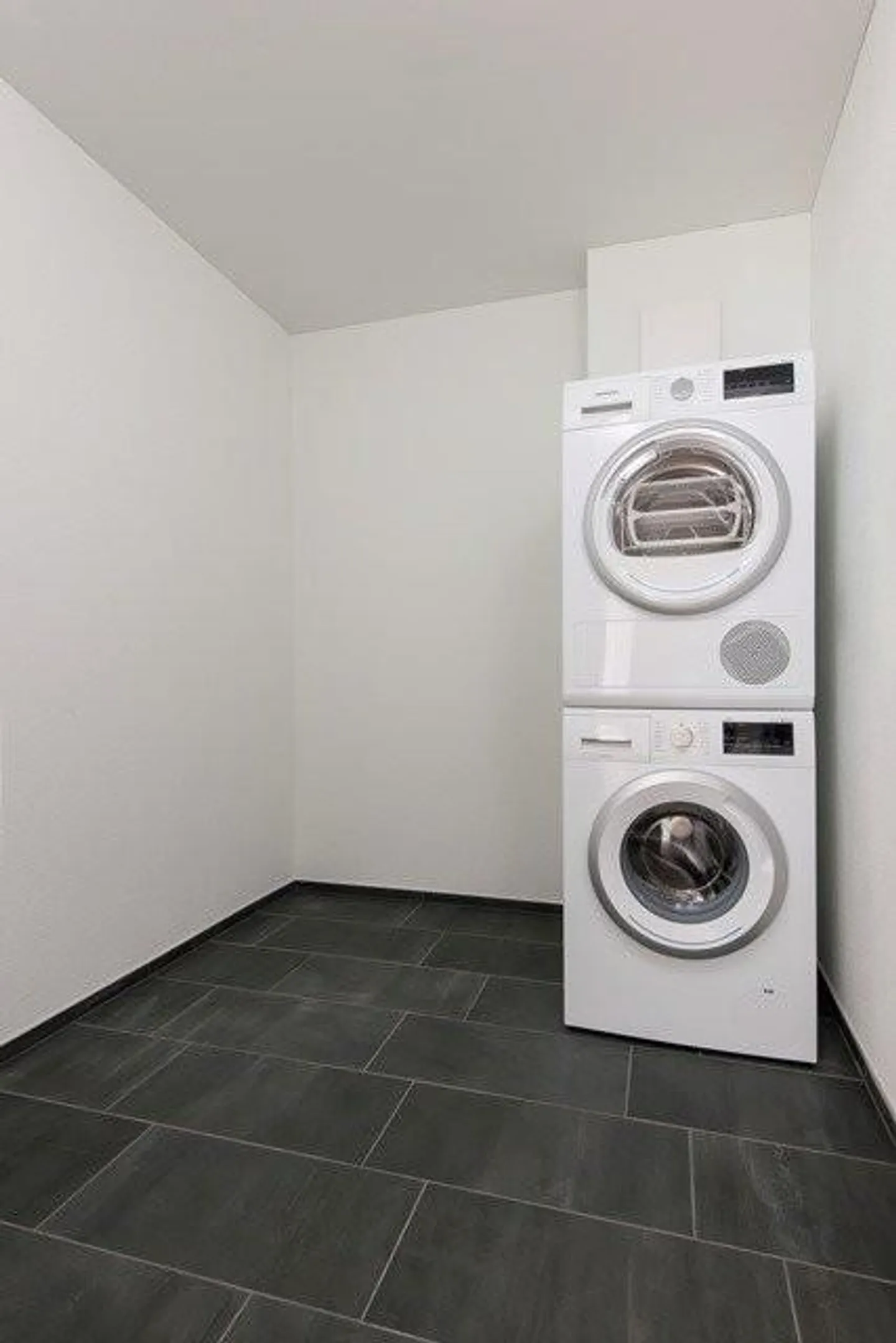 Moderne Wohnung mit Balkon - Foto 7 von 7