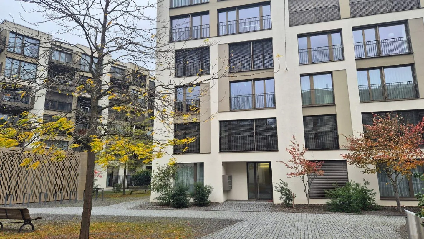 Ampio appartamento di 122 m² con 3,5 stanze nel centro di Frauenfeld - Foto 1 di 12