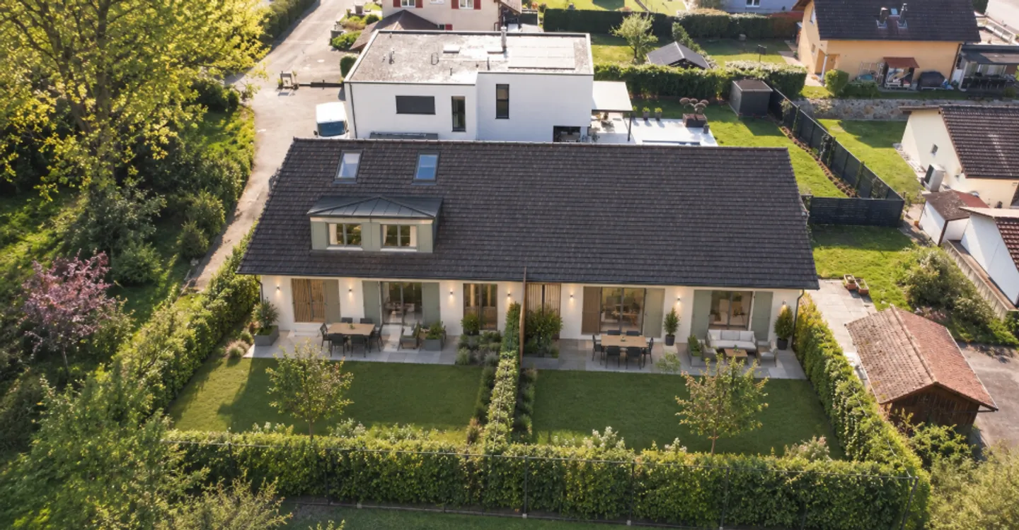 Haus mit angrenzendem Stall – Großes Renovierungspotenzial und Schaffung von zwei Wohneinheiten! - Foto 2 von 14