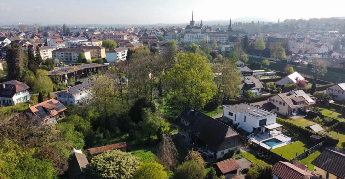 Haus mit angrenzendem Stall – Großes Renovierungspotenzial und Schaffung von zwei Wohneinheiten! - Foto 3 von 14