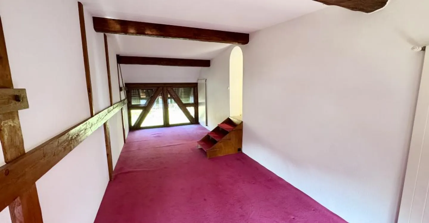 Haus mit angrenzendem Stall – Großes Renovierungspotenzial und Schaffung von zwei Wohneinheiten! - Foto 5 von 14