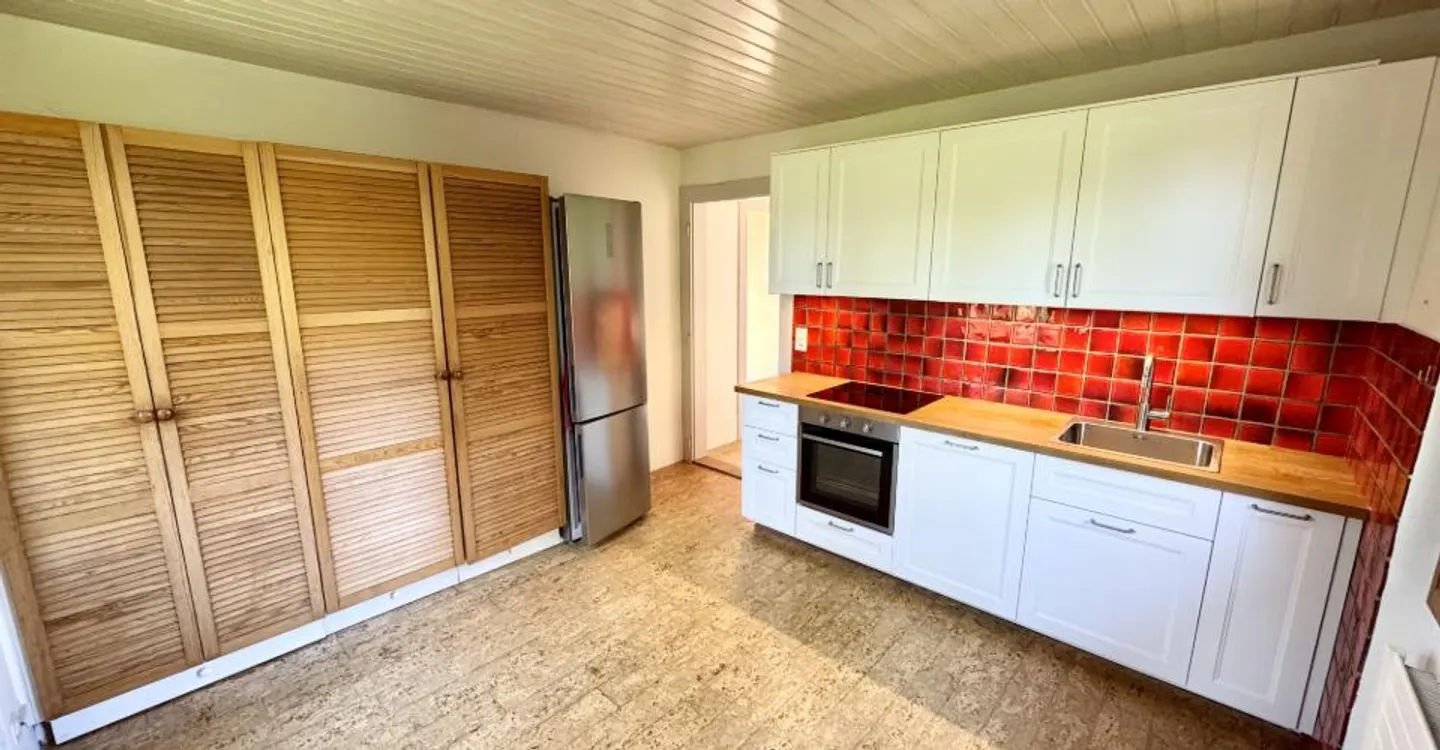 Haus mit angrenzendem Stall – Großes Renovierungspotenzial und Schaffung von zwei Wohneinheiten! - Foto 9 von 14