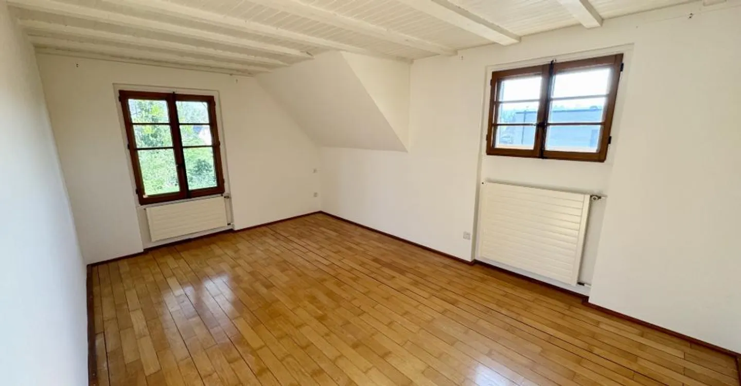 Haus mit angrenzendem Stall – Großes Renovierungspotenzial und Schaffung von zwei Wohneinheiten! - Foto 10 von 14