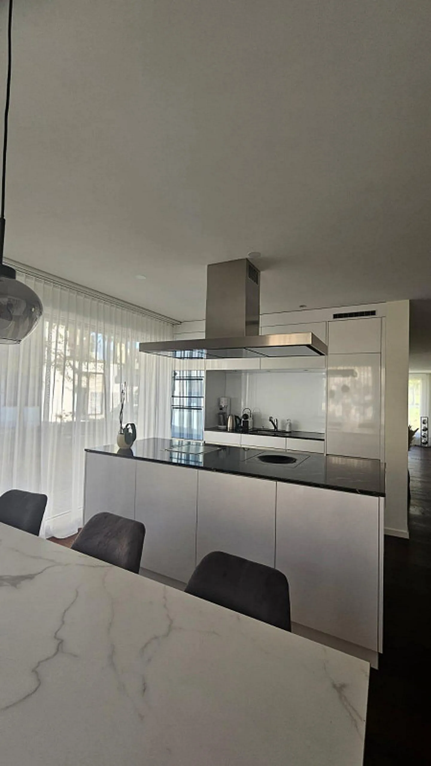 Ampio appartamento di 122 m² con 3,5 stanze nel centro di Frauenfeld - Foto 3 di 12