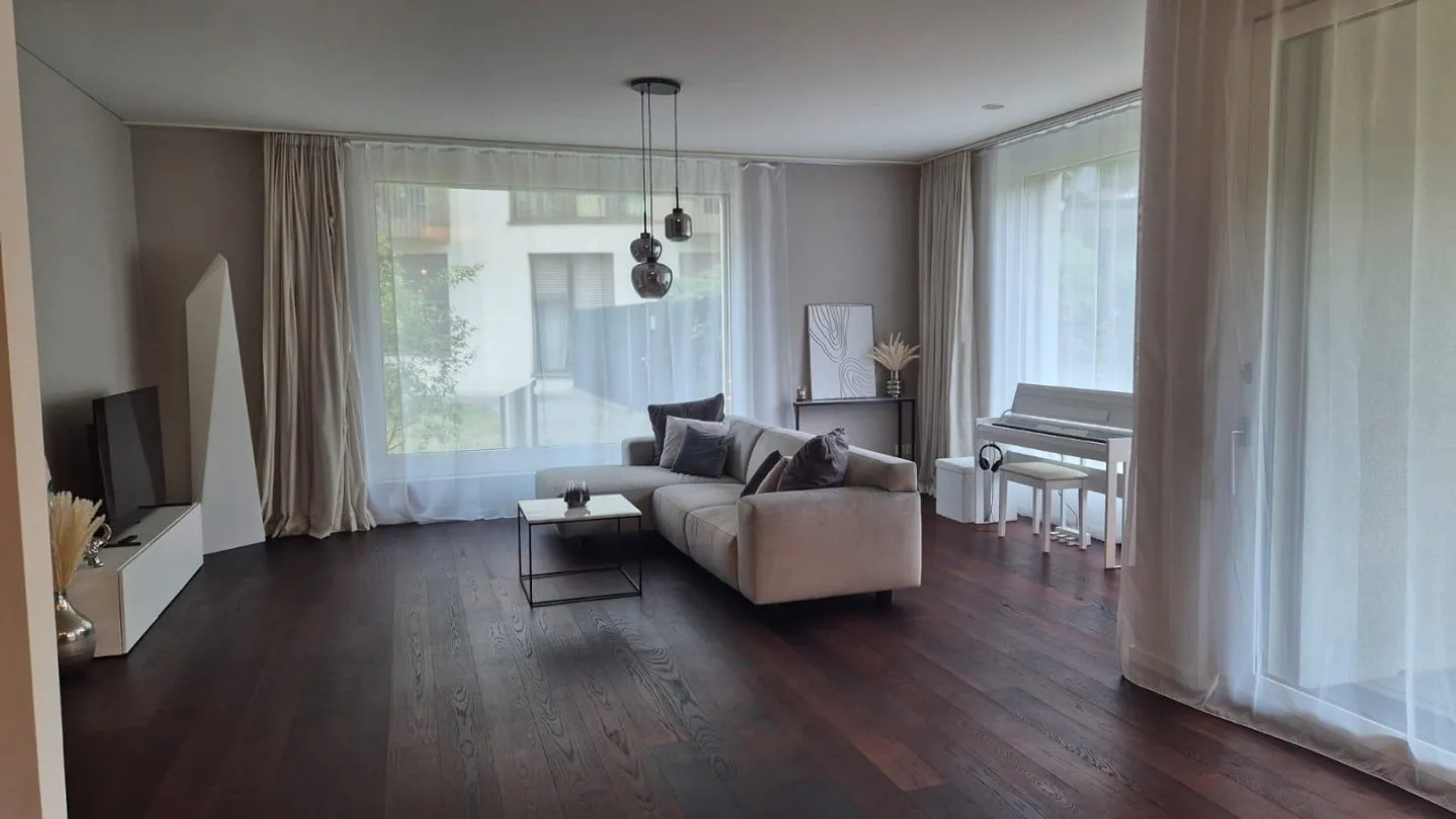 Ampio appartamento di 122 m² con 3,5 stanze nel centro di Frauenfeld - Foto 6 di 12