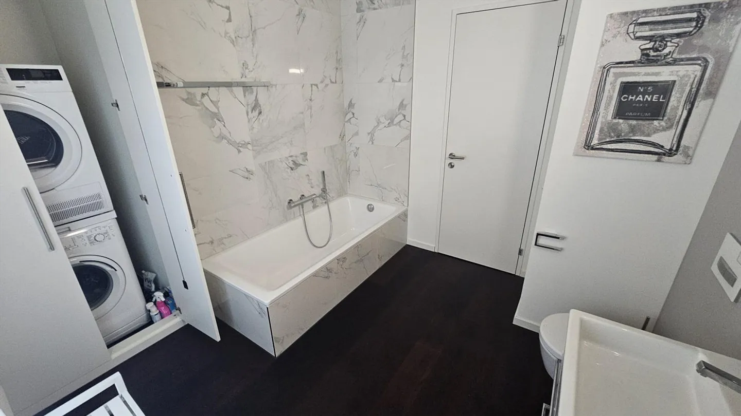 Ampio appartamento di 122 m² con 3,5 stanze nel centro di Frauenfeld - Foto 10 di 12