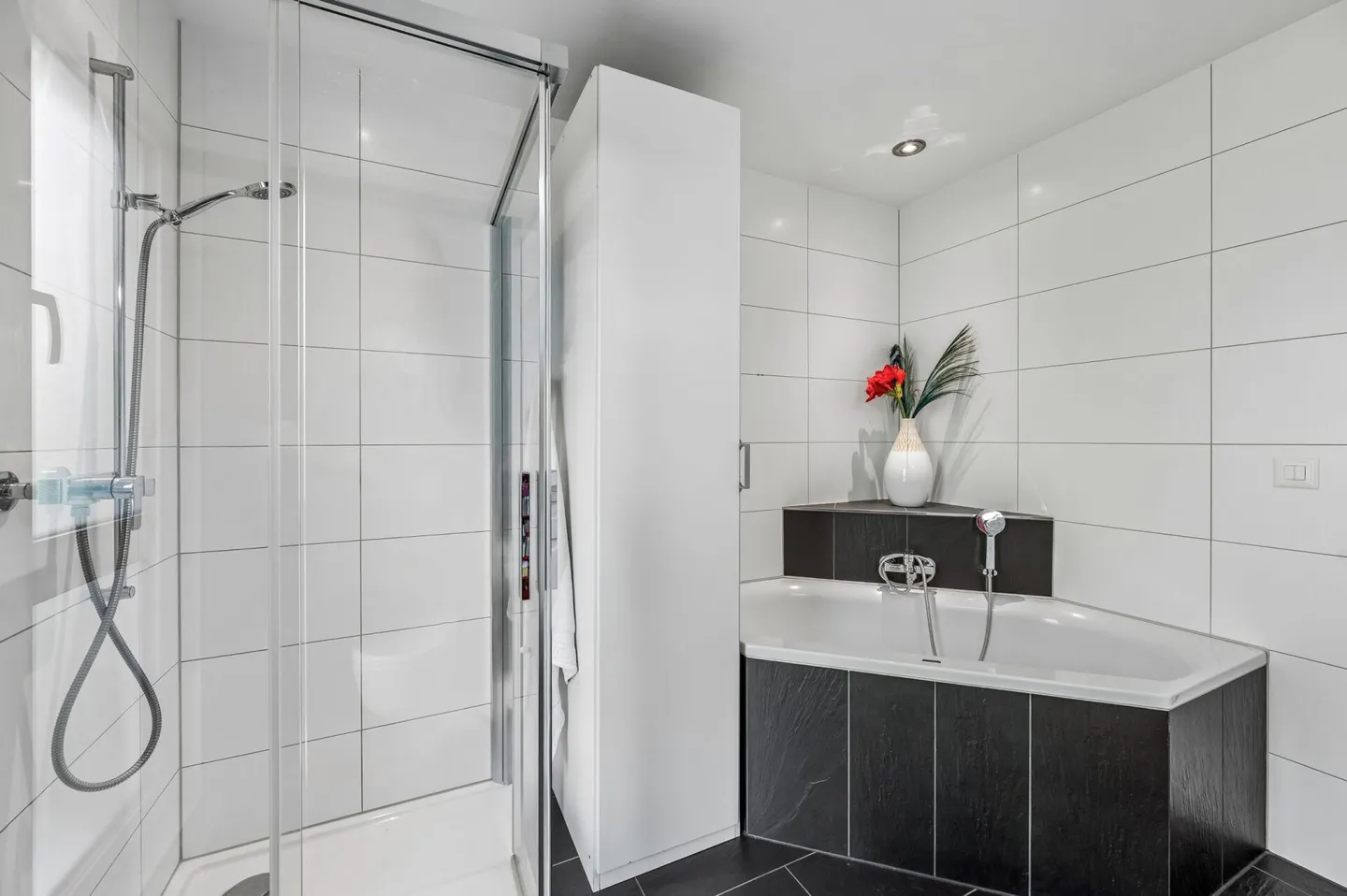 Helle Wohnung mit Balkon - Foto 9 von 13