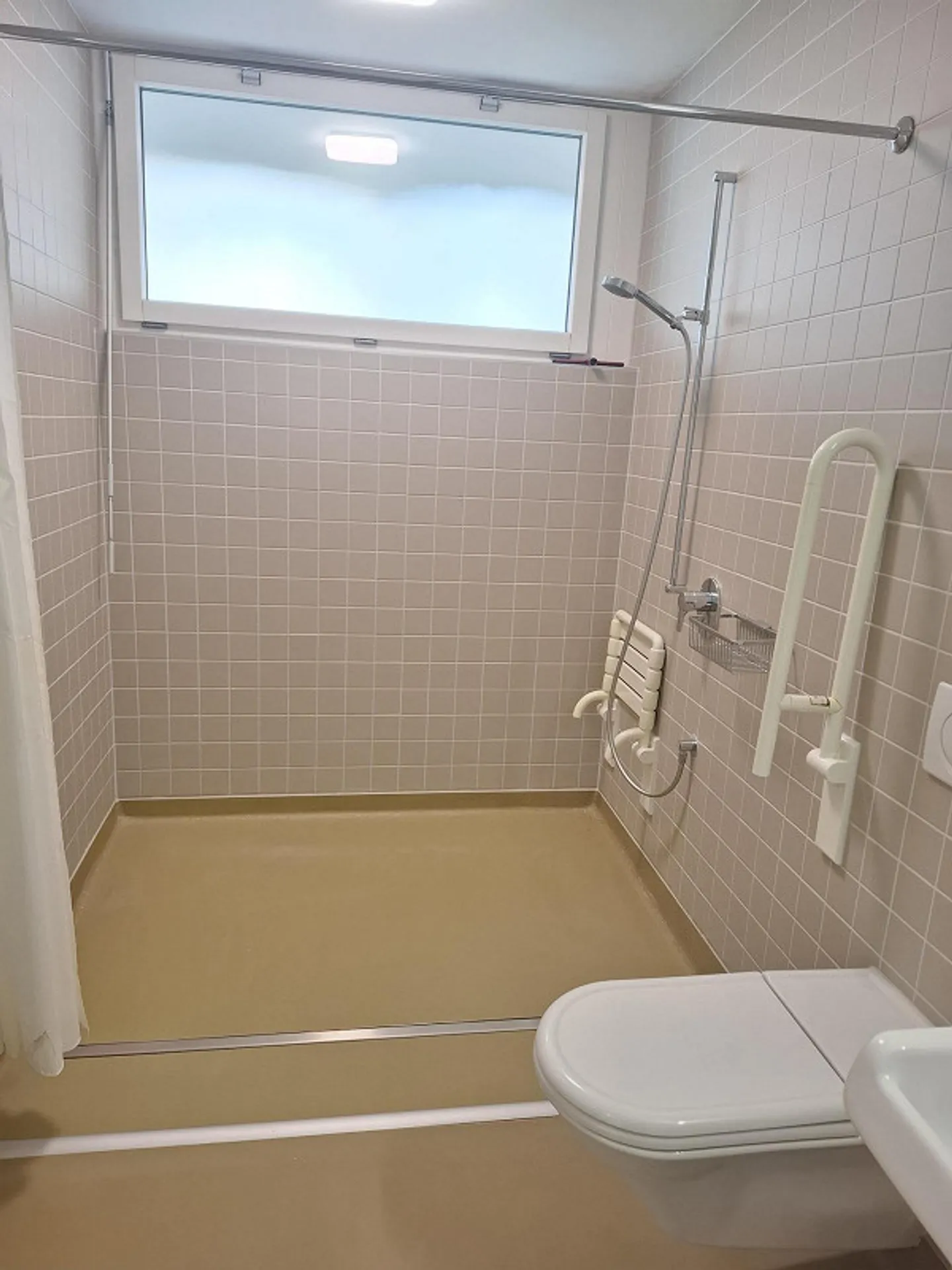 Appartement moderne de 2,5 pièces avec balcon à Grellingen - Photo 13 sur 13