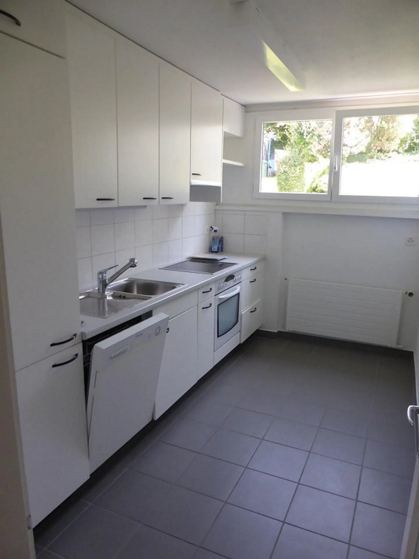 Appartamento temporaneo di 3 stanze al piano terra - Foto 3 di 8