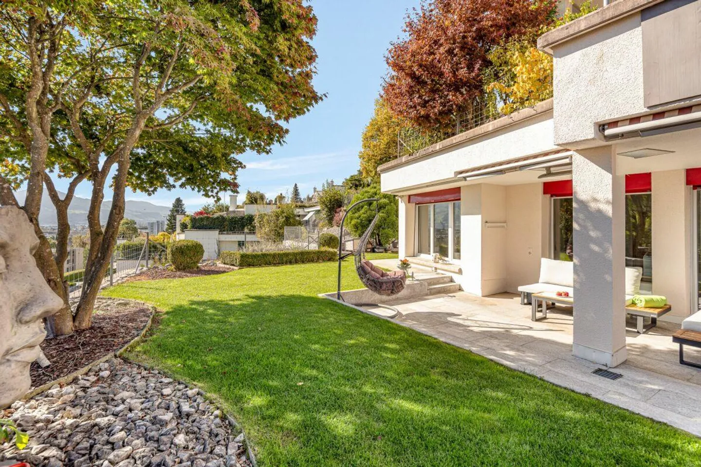 Maison spacieuse pour votre famille avec vue sur le lac - Photo 1 sur 6