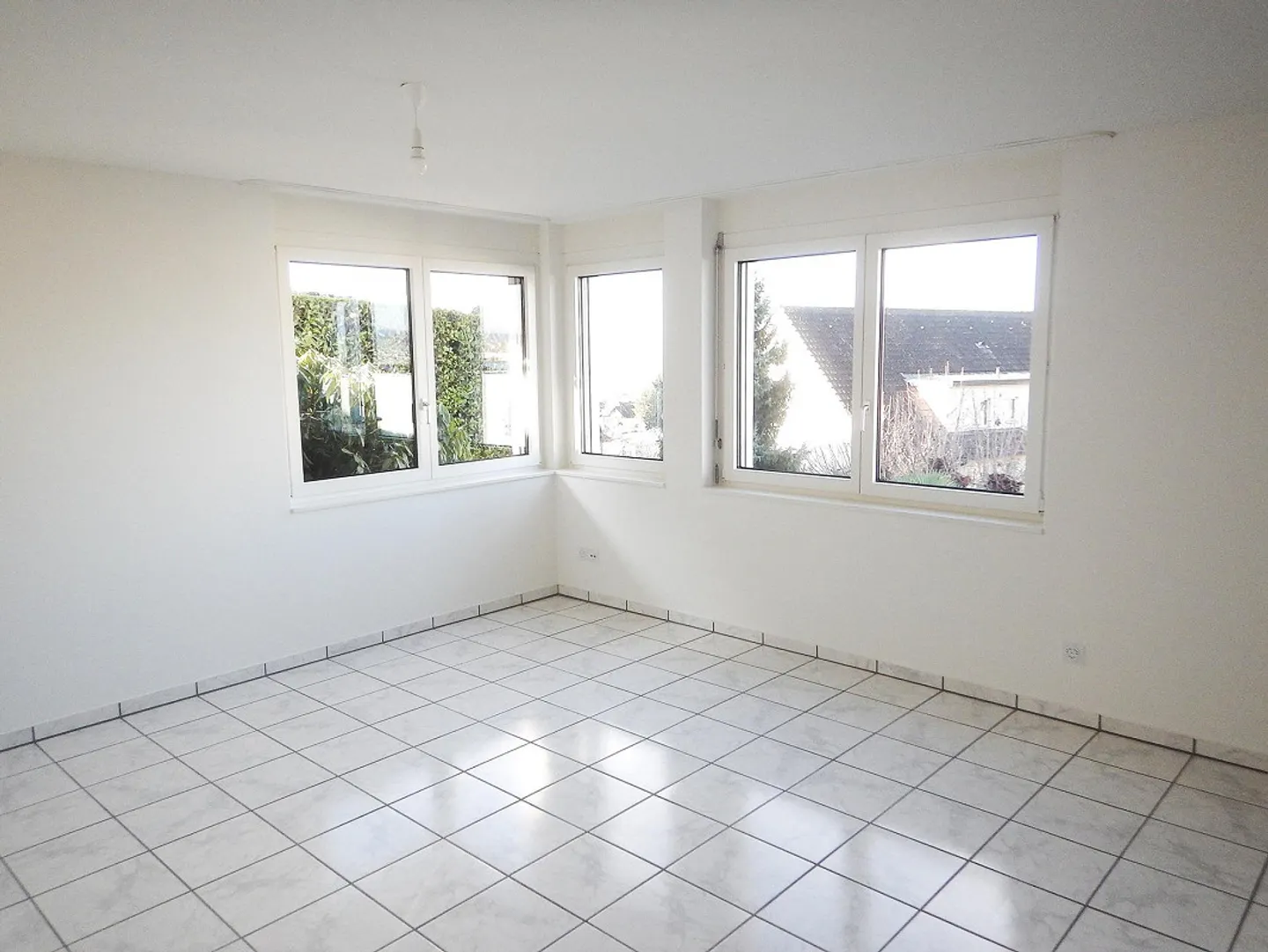 À louer, ville de Zug appartement 3/2 pièces 115 m² BGF - Photo 4 sur 15