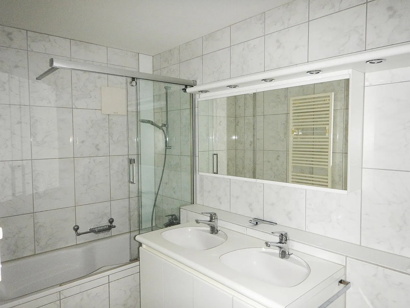 À louer, ville de Zug appartement 3/2 pièces 115 m² BGF - Photo 7 sur 15