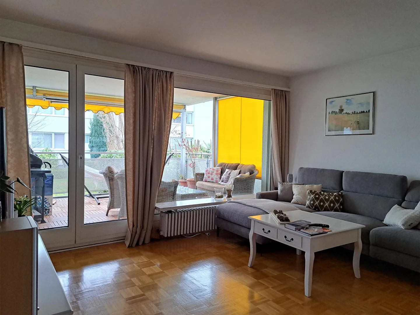 Une chambre dans un appartement partagé de 2 personnes dans un appartement lumineux avec cheminée et vue sur le lac - Photo 6 sur 16