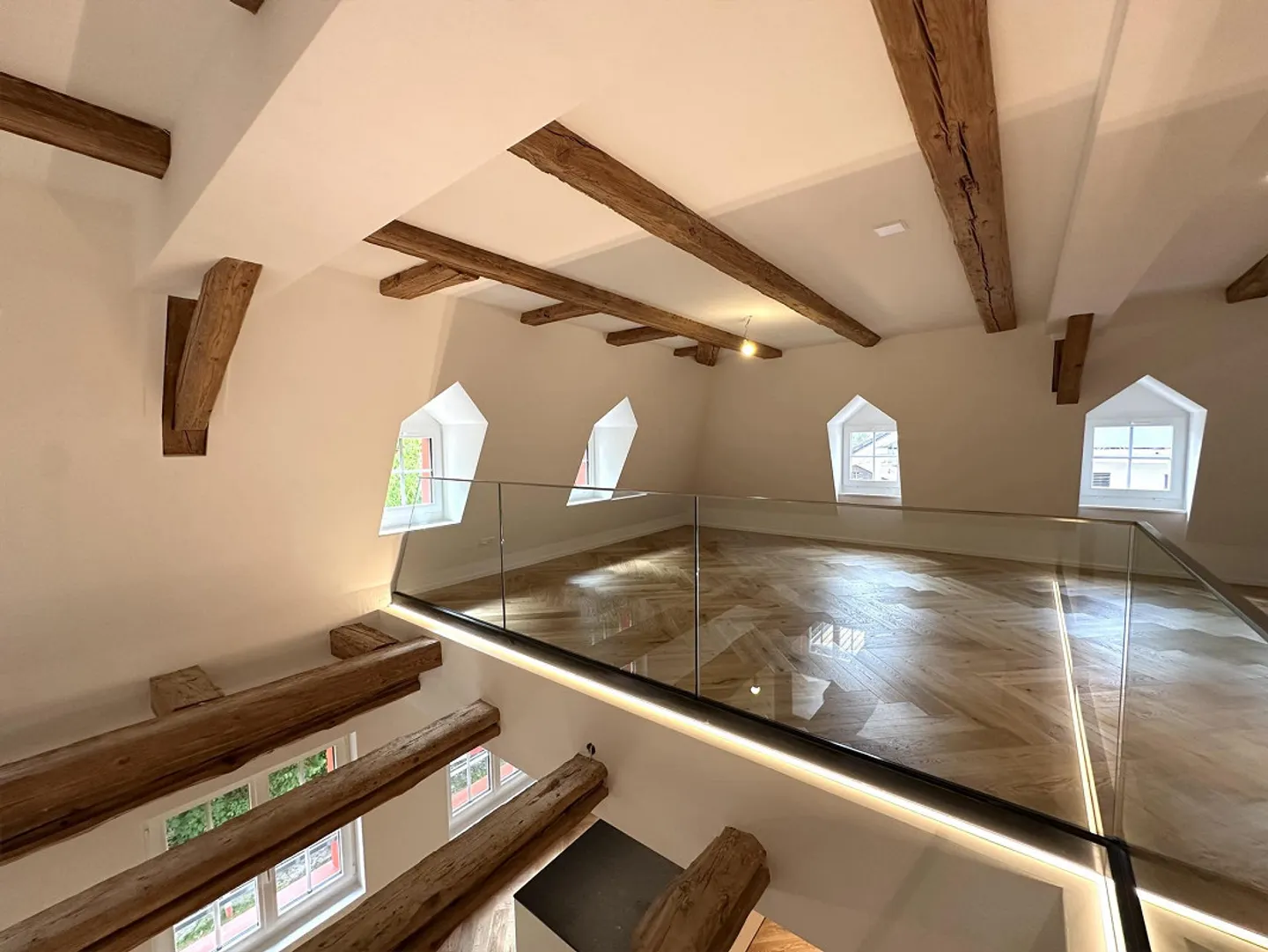 Duett by the Stream - Renovated 4.5-Room Maisonette Apartment in Steckborn - Photo 6 of 13
