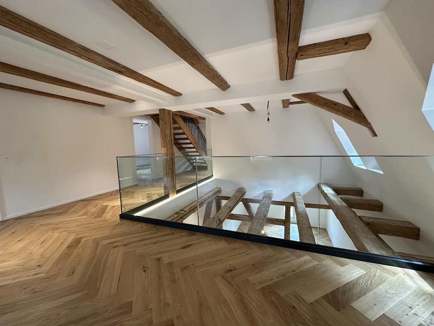 Duett by the Stream - Renovated 4.5-Room Maisonette Apartment in Steckborn - Photo 3 of 13