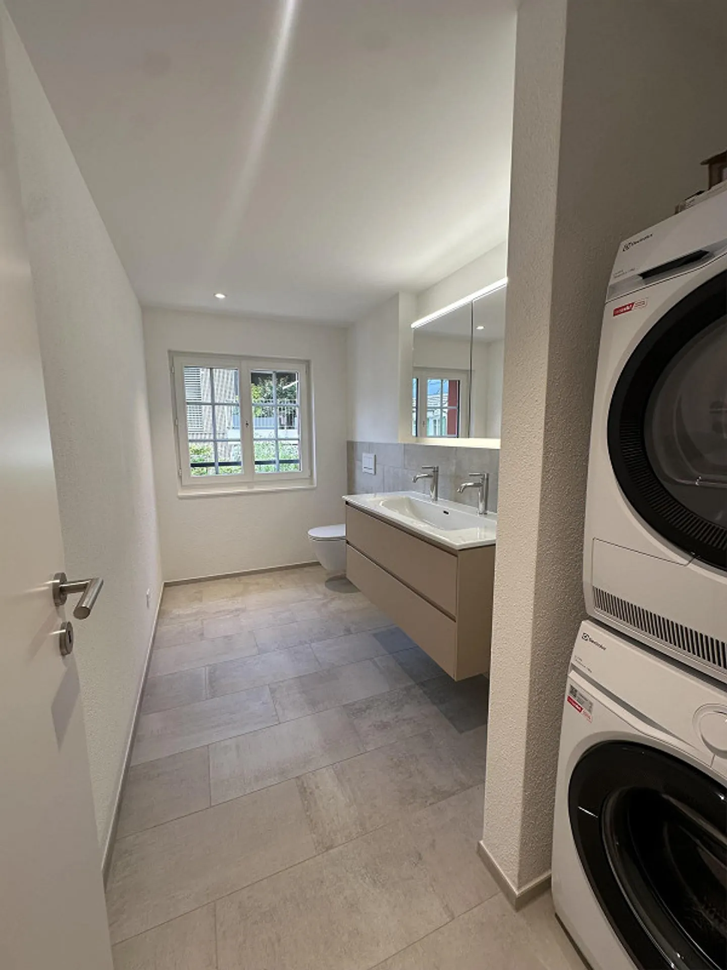 Duett by the Stream - Renovated 4.5-Room Maisonette Apartment in Steckborn - Photo 4 of 13