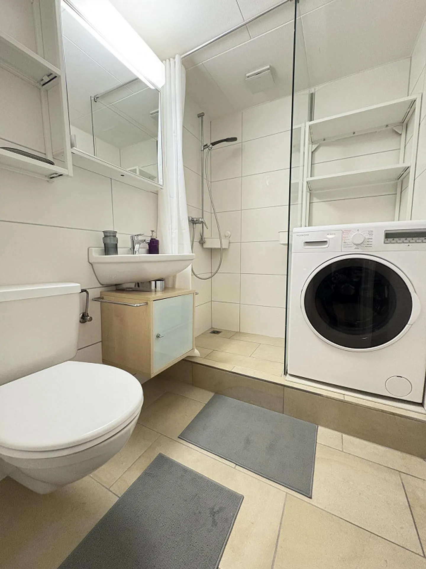 Furnished 2 Room Apartment - Photo 7 of 8