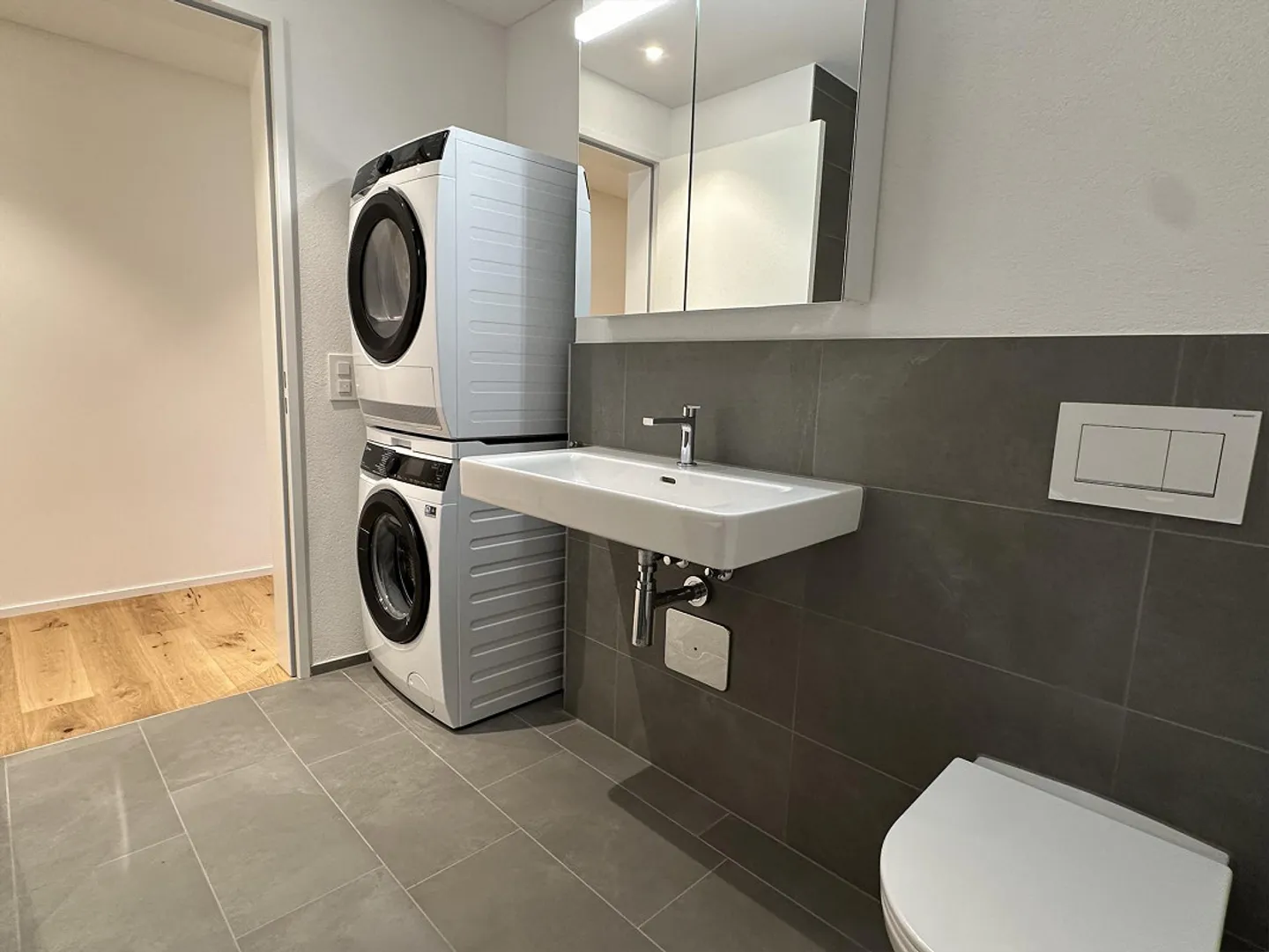 New apartment with mountain view - Photo 5 of 7