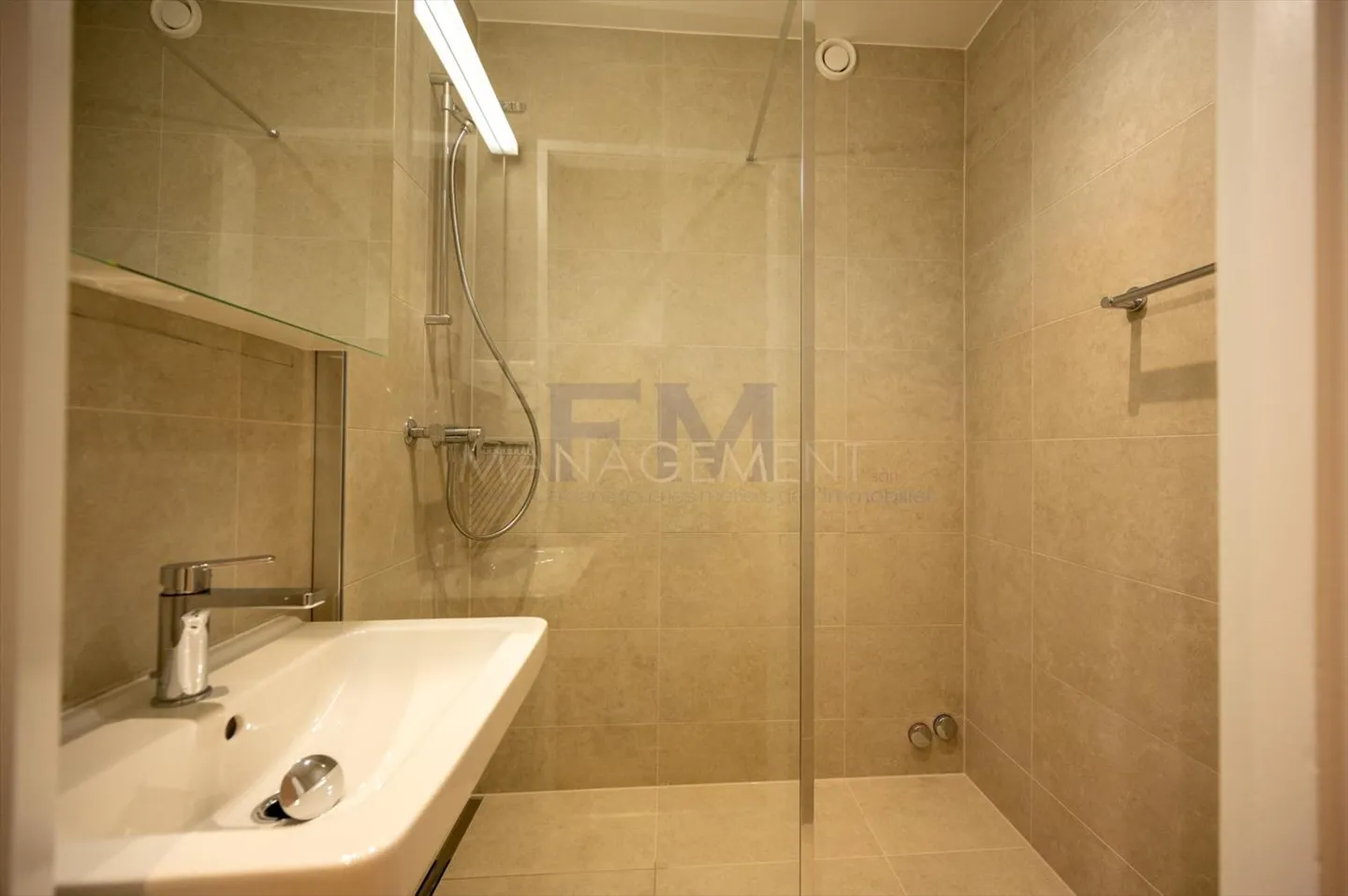Eaux-Vives, 2 Zimmer im 3. Stock, ca. 35m2 - Foto 3 von 5