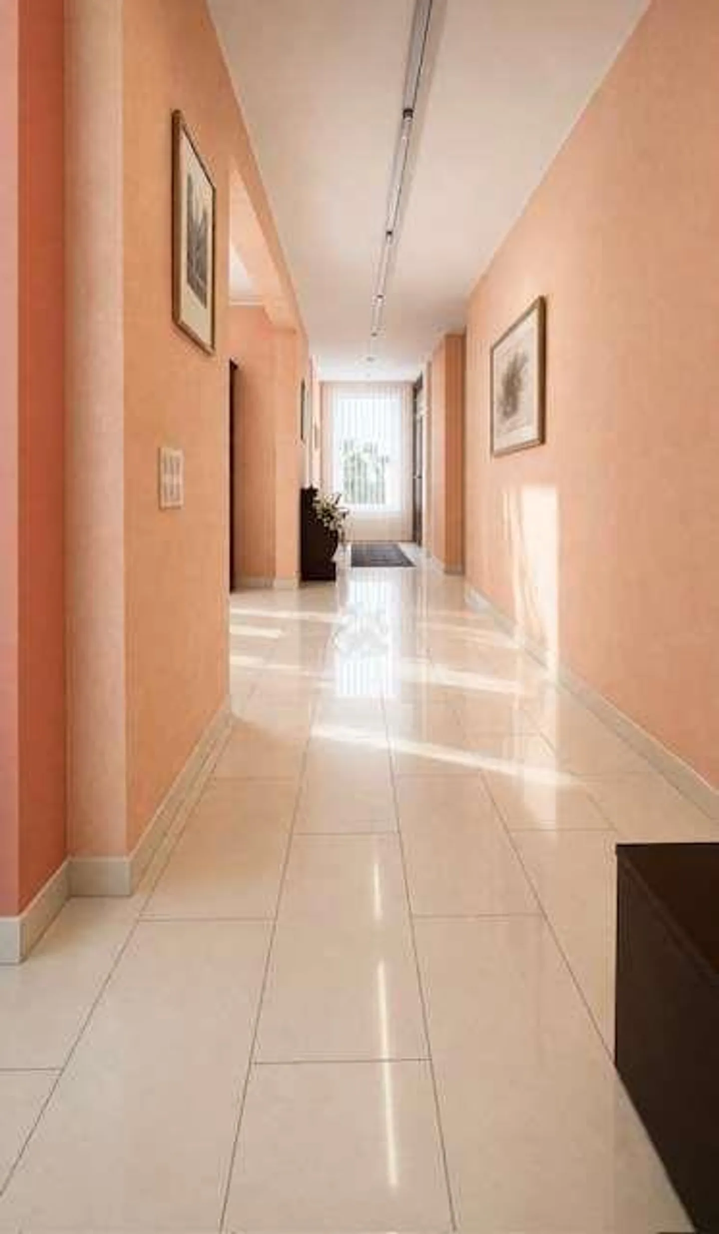 Prästige Villa mit Garten - Foto 9 von 13