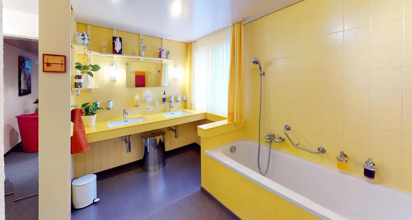 Residential building with commercial space: Room for work and hobby - Photo 11 of 13