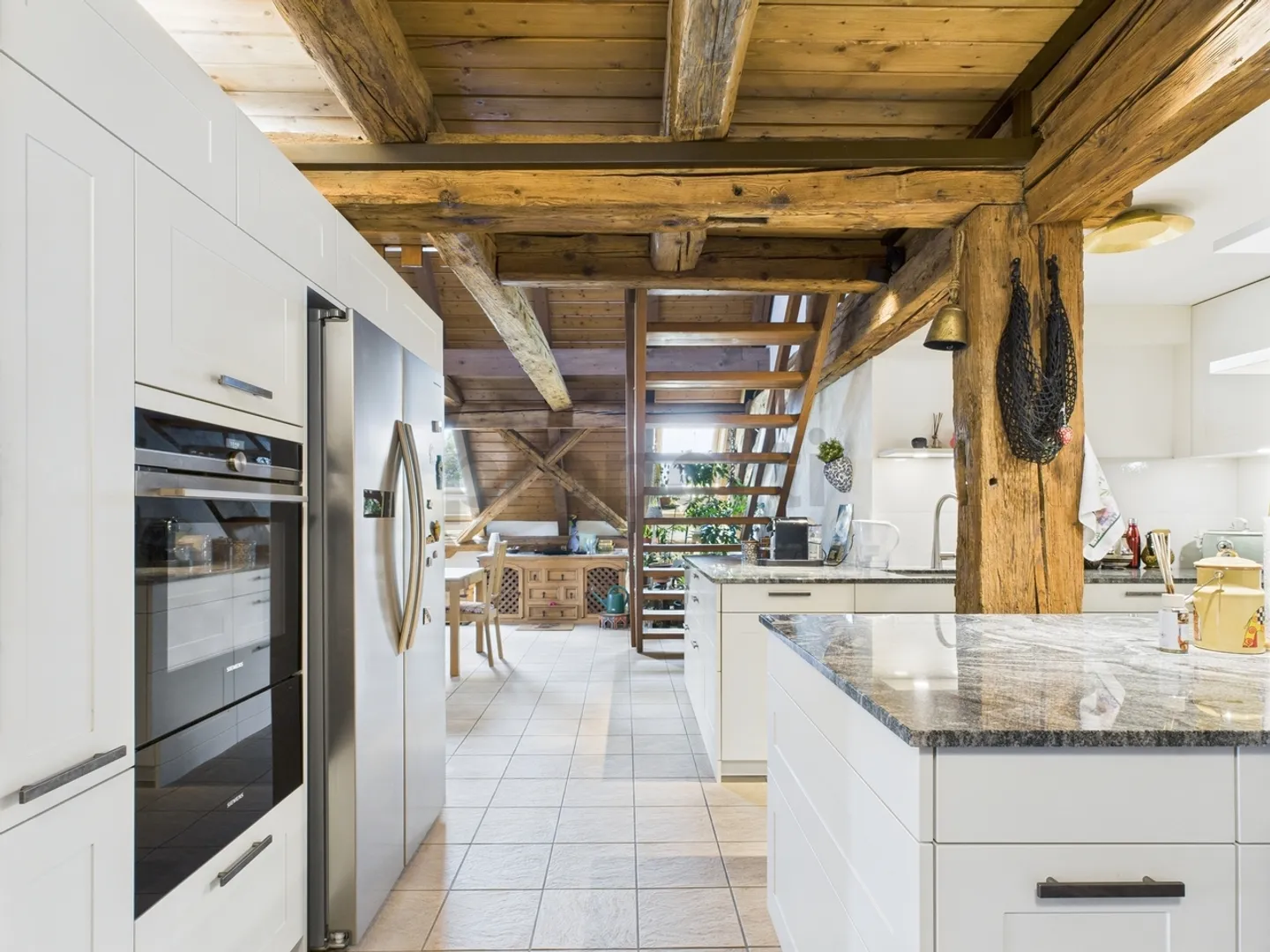 Exquisite 5.5-Zimmer Dachwohnung mit Gartenbereich in Oberglatt - Foto 6 von 11