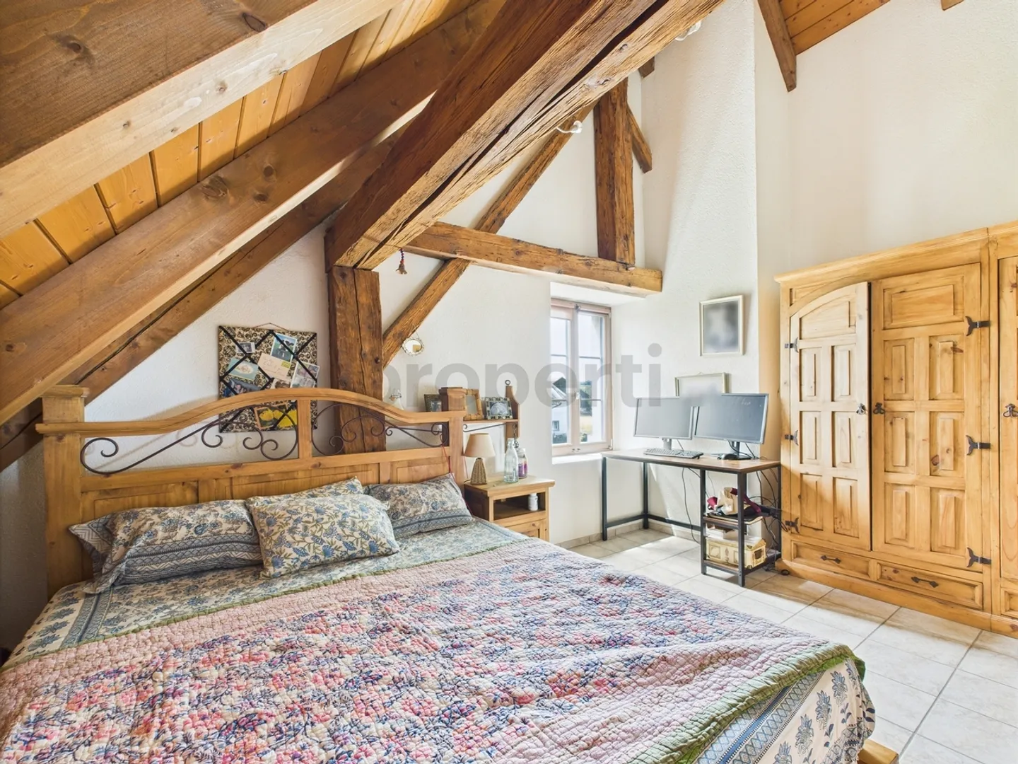 Exquisite 5.5-Zimmer Dachwohnung mit Gartenbereich in Oberglatt - Foto 7 von 11