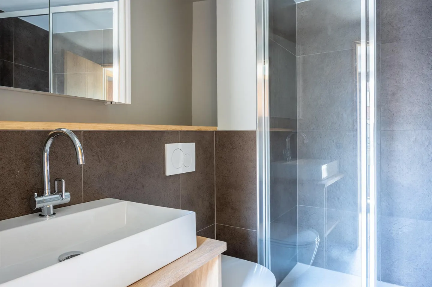 Appartamento duplex di 2,5 locali completamente ristrutturato e attraente - Foto 7 di 16