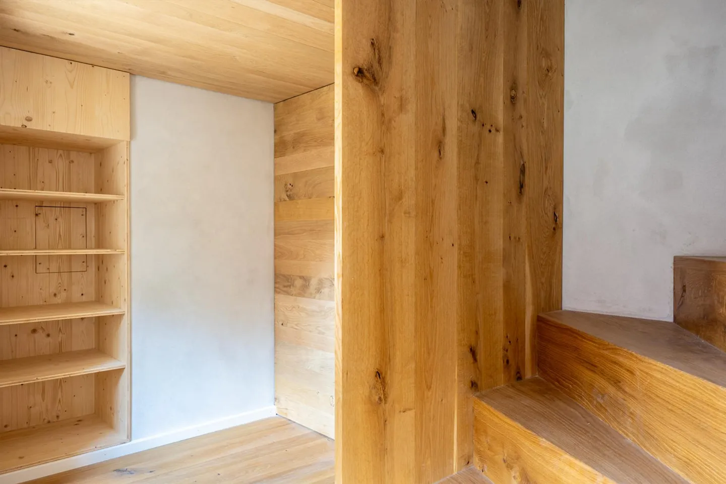 Appartamento duplex di 2,5 locali completamente ristrutturato e attraente - Foto 8 di 16