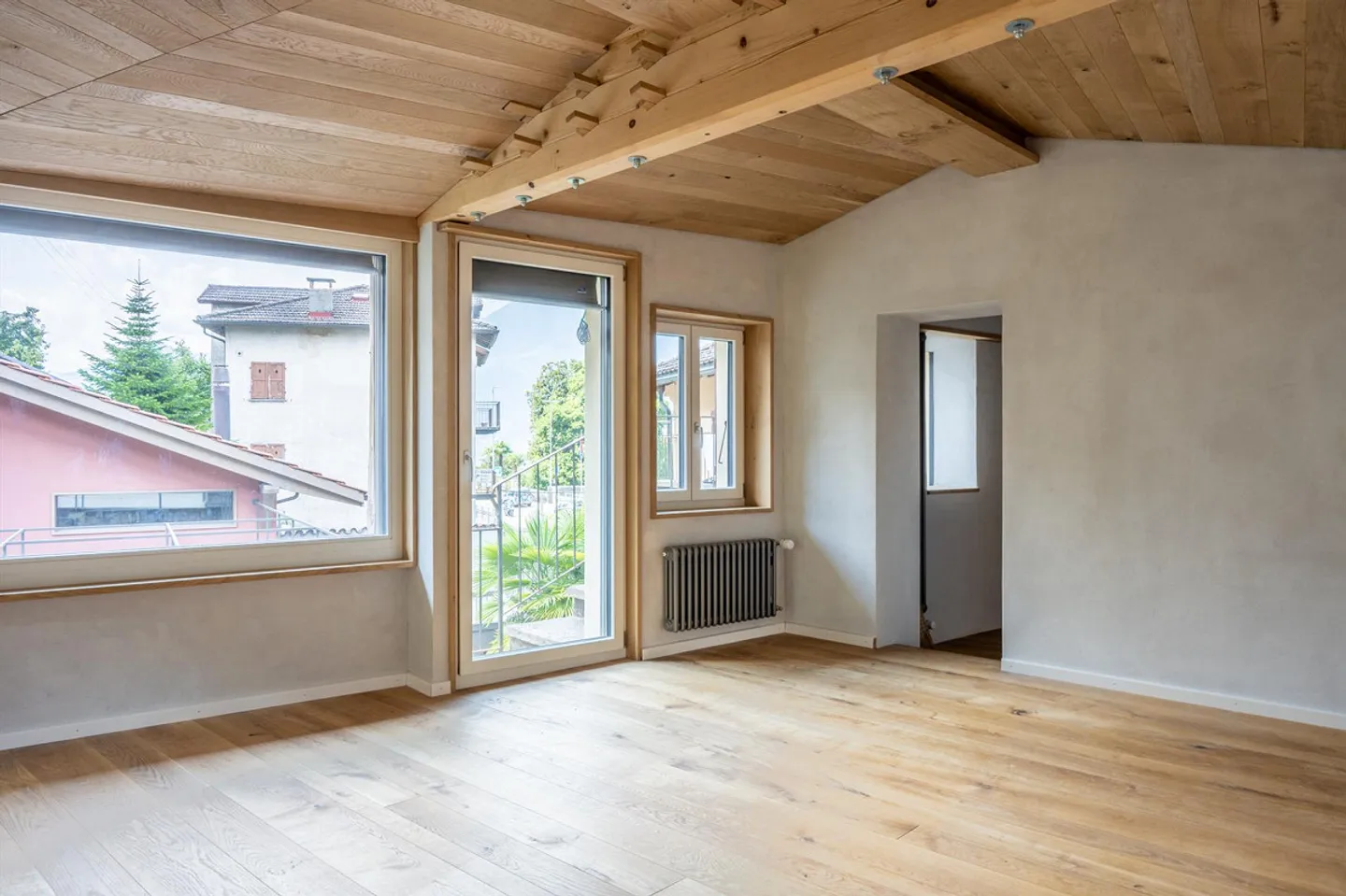 Appartamento duplex di 2,5 locali completamente ristrutturato e attraente - Foto 9 di 16