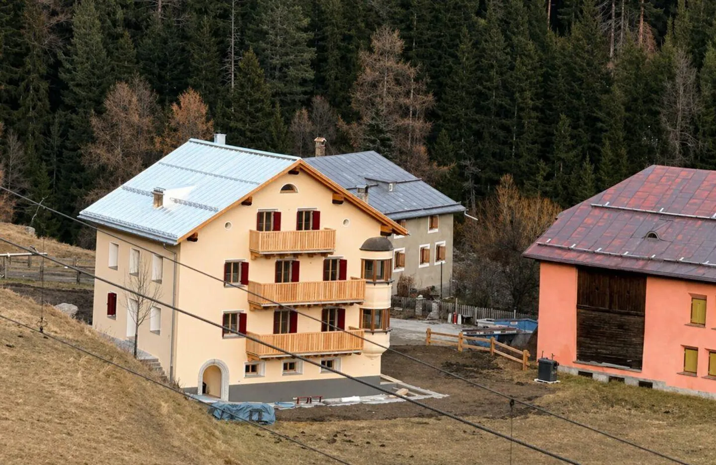 Appartement de vacances rénové de 3,5 pièces dans un emplacement calme et ensoleillé - Photo 1 sur 10
