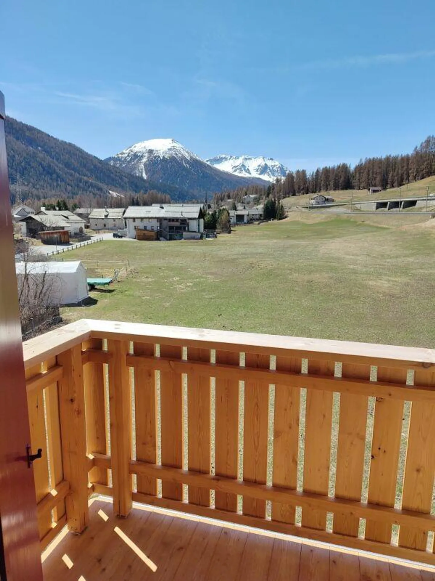 Appartement de vacances rénové de 3,5 pièces dans un emplacement calme et ensoleillé - Photo 4 sur 10