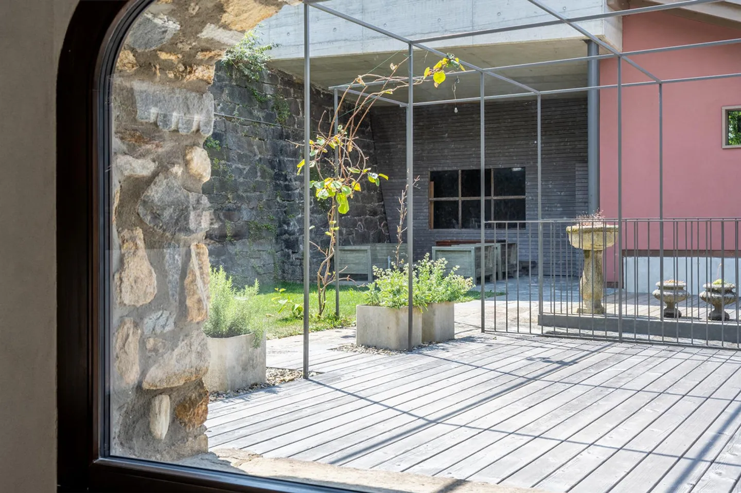 Appartamento duplex di 2,5 locali completamente ristrutturato e attraente - Foto 4 di 16