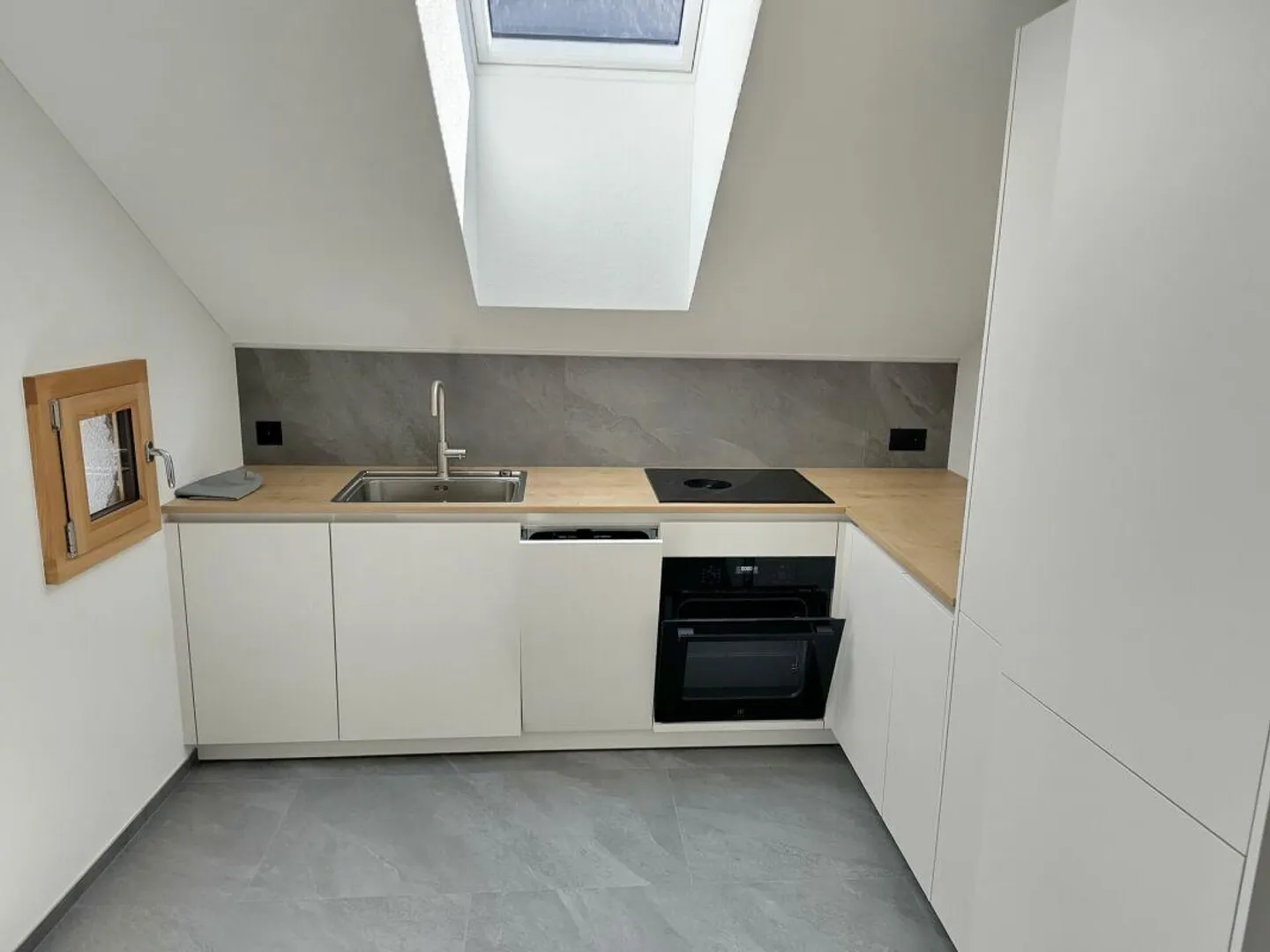 Appartement de vacances rénové de 3,5 pièces dans un emplacement calme et ensoleillé - Photo 5 sur 10