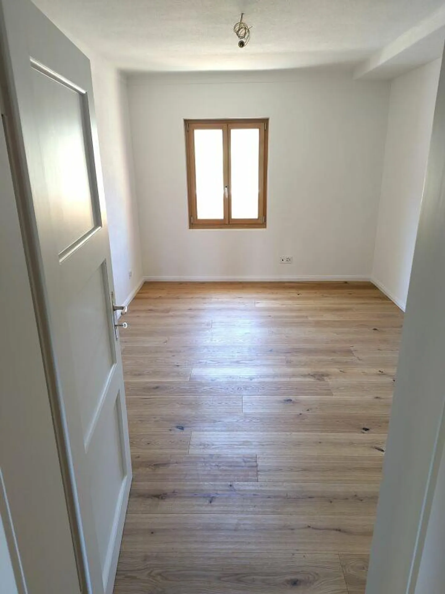 Appartement de vacances rénové de 3,5 pièces dans un emplacement calme et ensoleillé - Photo 9 sur 10