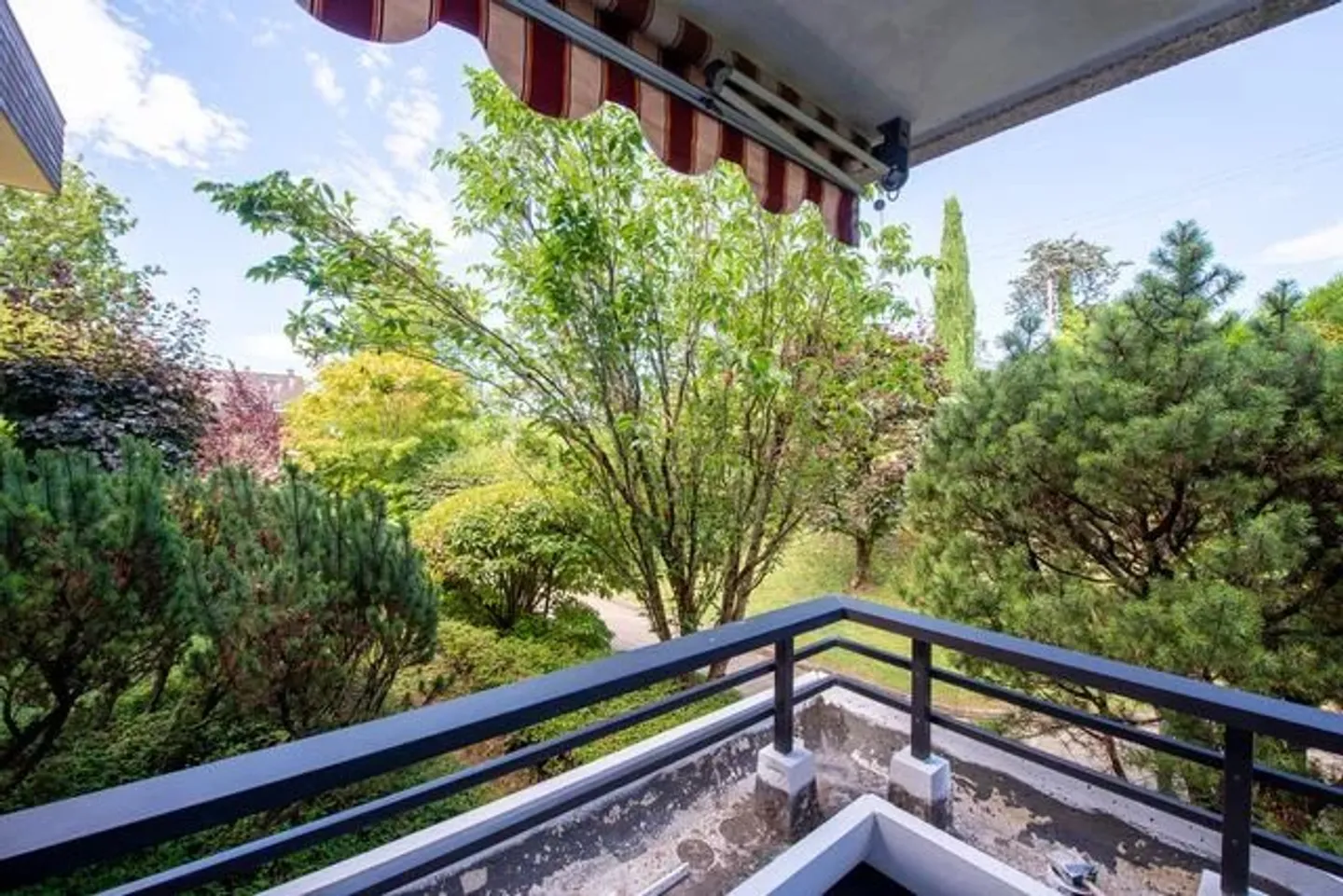 Furnished 2-room apartment on the lower ground floor with large balcony - Photo 6 of 9